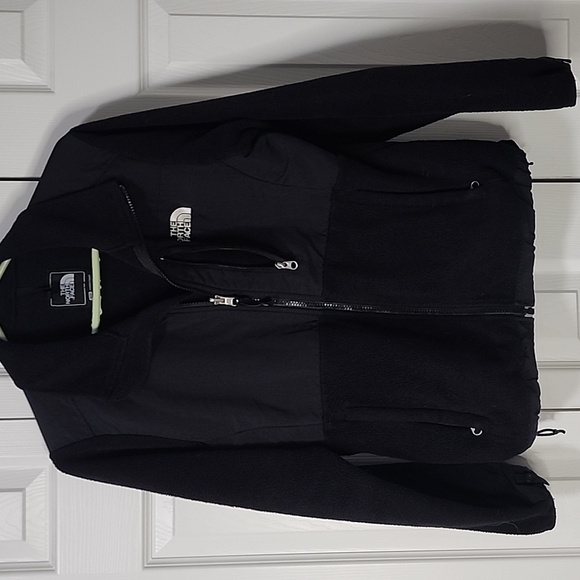 The North Face Jackets & Blazers - The North Face Women's Black Performance Jacket